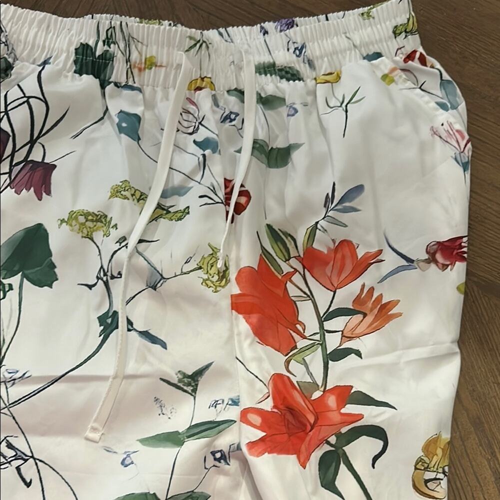 White Pull-On Floral Pants – Elastic Waist with Drawstring, Size Medium - Picture 2 of 5